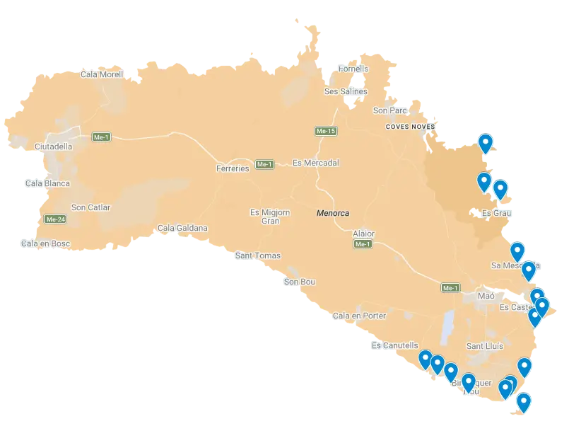 Mapa de Menorca con los fondeos de las rutas norte y sur de nuestras excursiones en velero